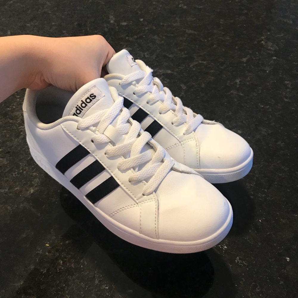 Adidas Sneakers